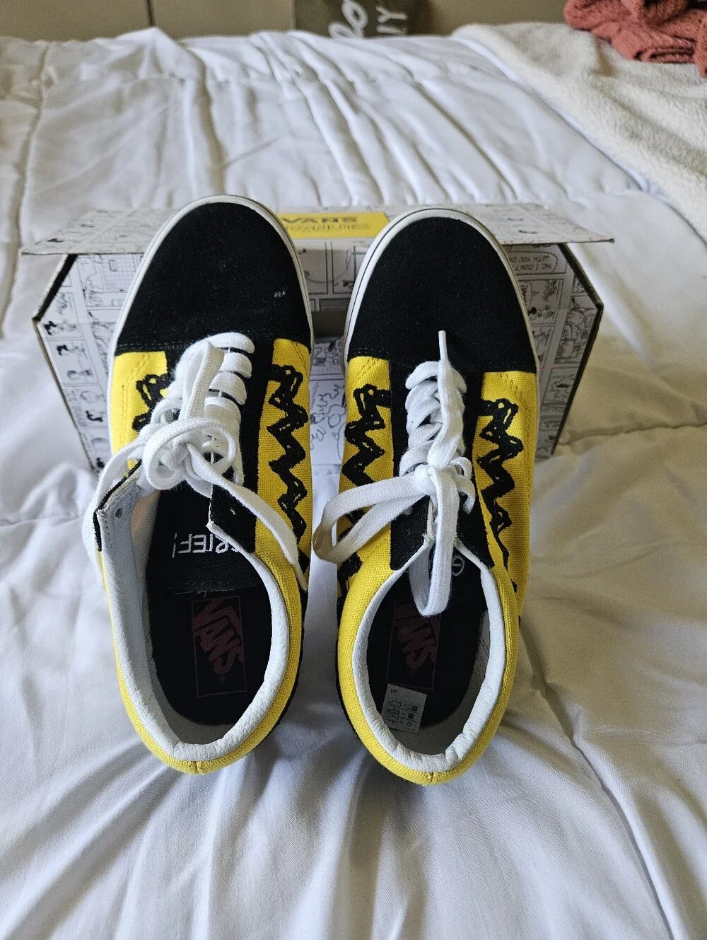 Vans x Peanuts Old Skool ‘Charlie Brown’ - Women's 8 (Rare/Collab)